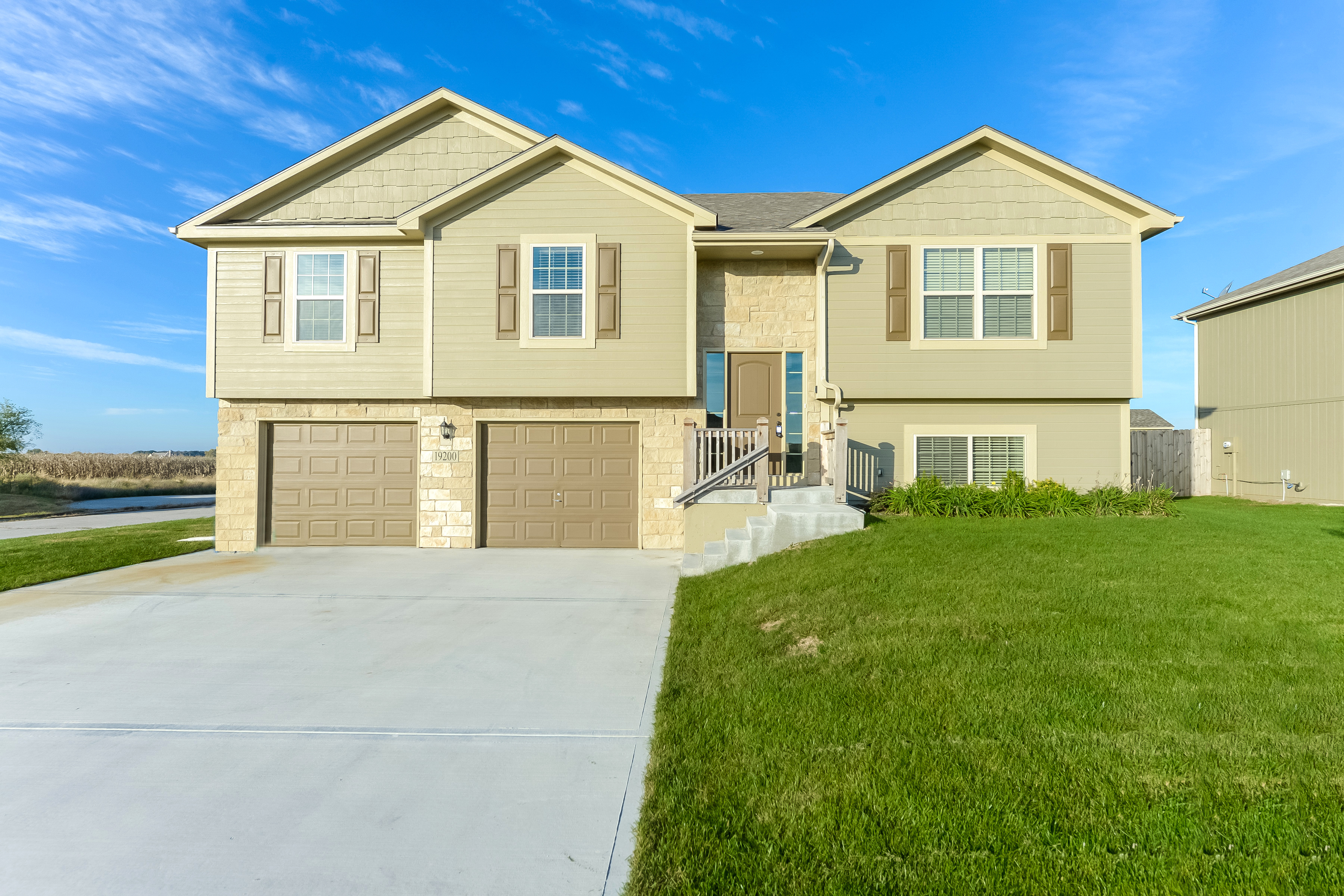 19200 Corbyn Ln Smithville, MO 64089